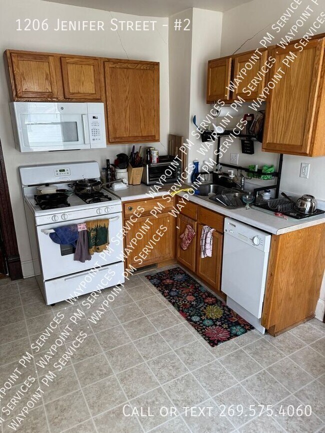 Building Photo - 1206 Jenifer St