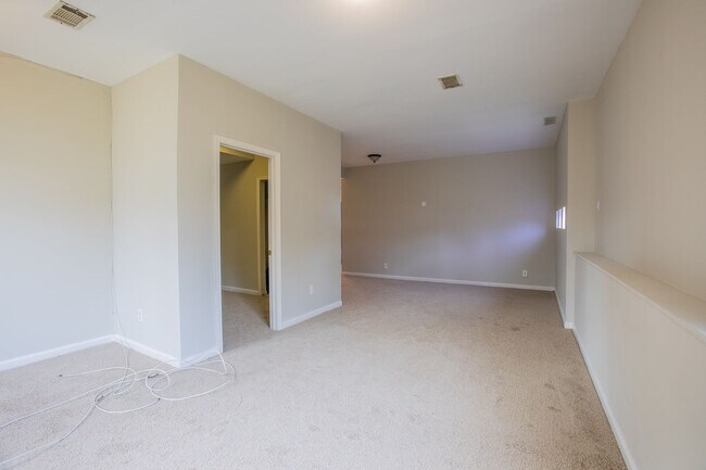 Building Photo - Beautiful 3 BR/2 BA Single-Family Home in ...