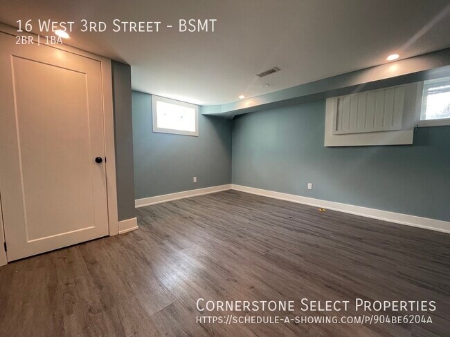 Photo du bâtiment - Spacious Lower Suite By Mohawk College
