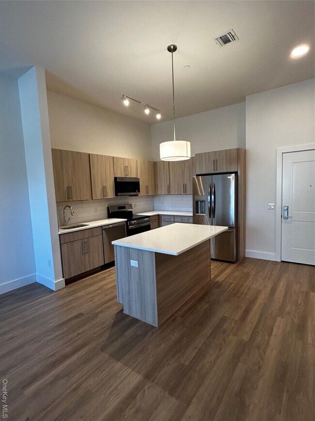 Foto del edificio - 4180 Sunrise Hwy