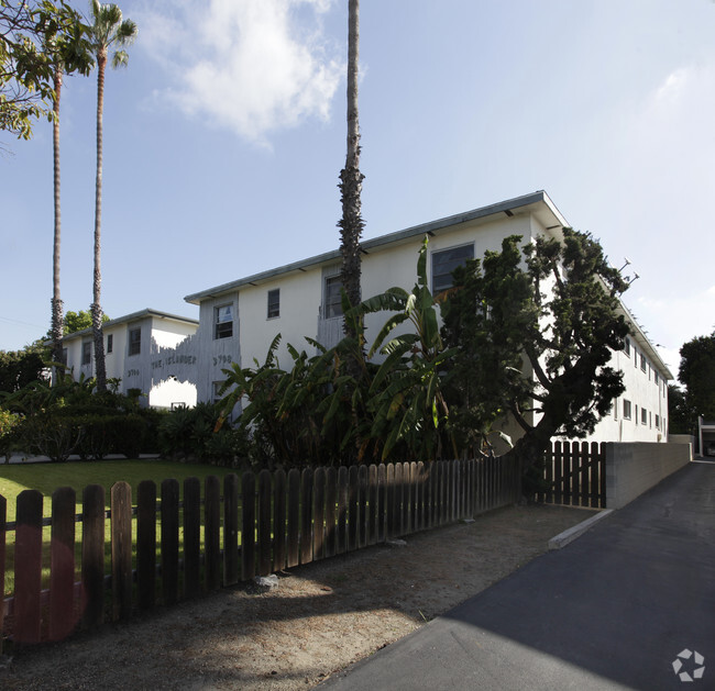 Foto del edificio - 3703 Inglewood Blvd