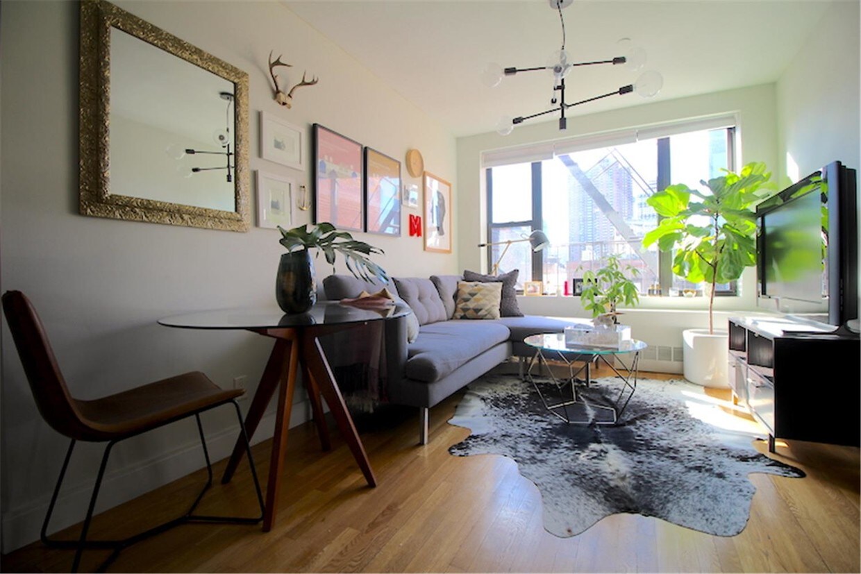 Primary Photo - 410 West 48th Street