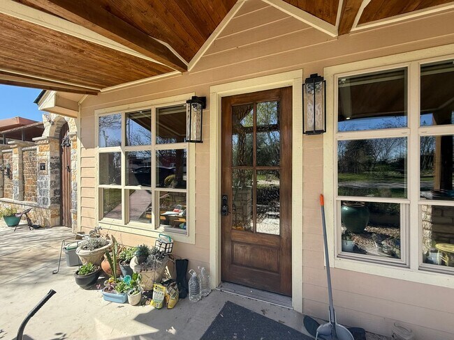 Building Photo - Custom built unit! Country Living!  Fully furnished!