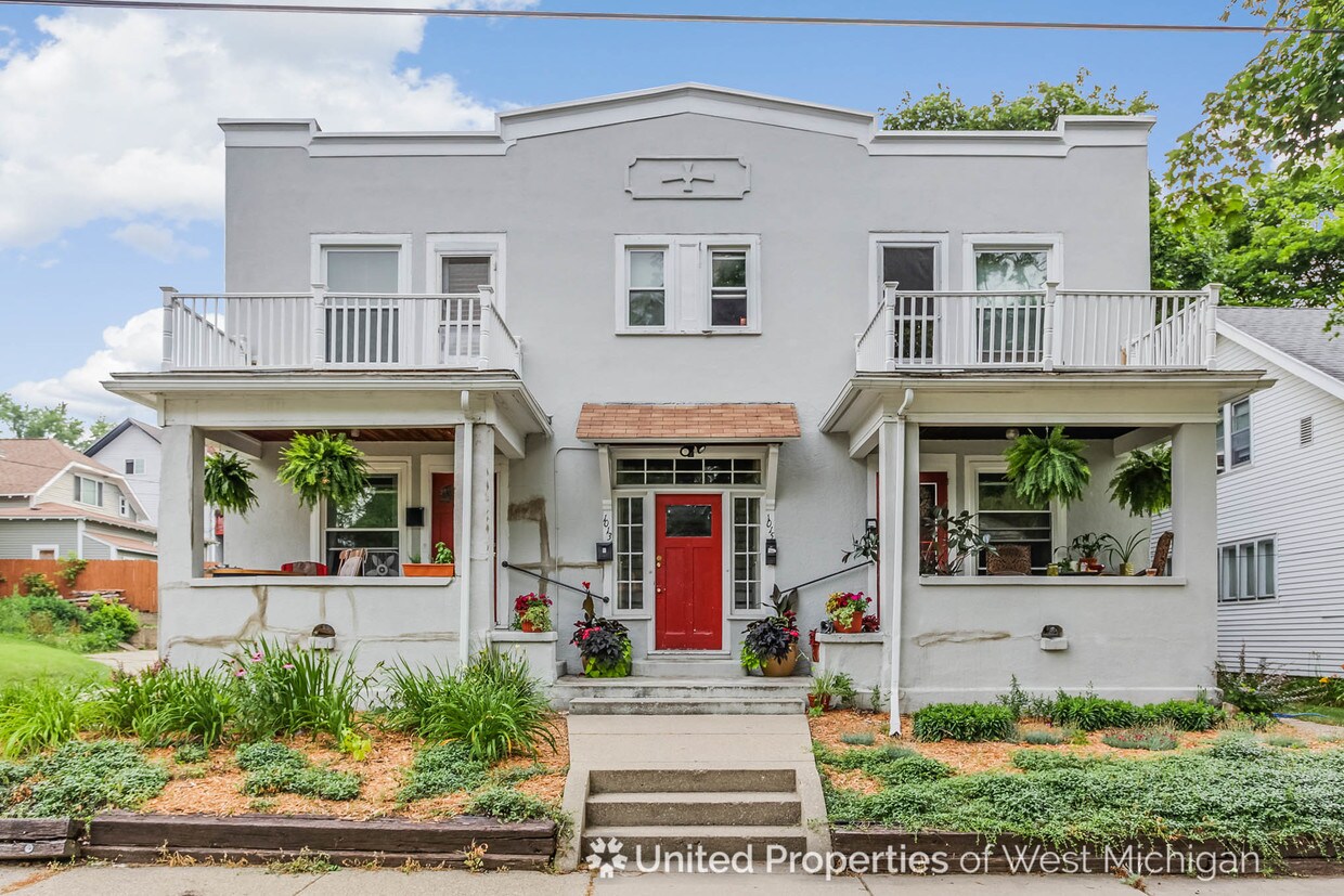 Foto principal - 1013 Fremont Ave NW