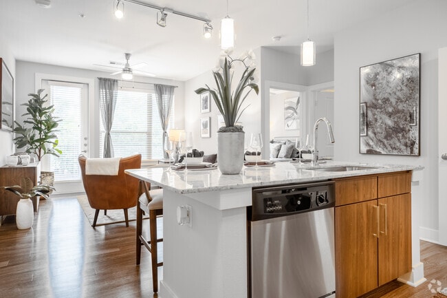 2HAB, 2BA - 1043SF - Everleigh Lakeline 60+ Active Adult Apartment Homes