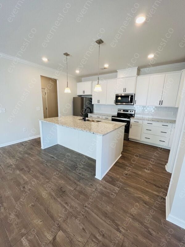 Building Photo - 8112 Warbler Wy