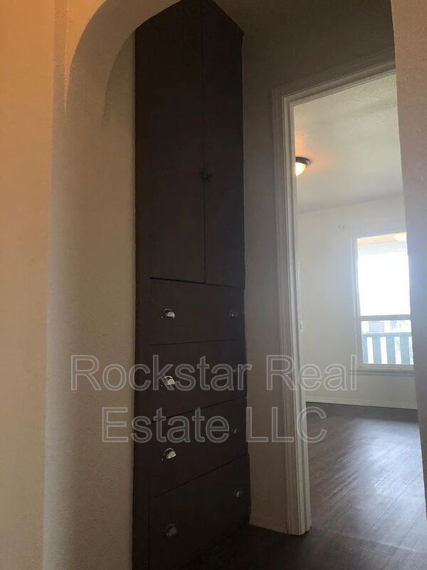 Foto del edificio - 2017 N Hamilton St