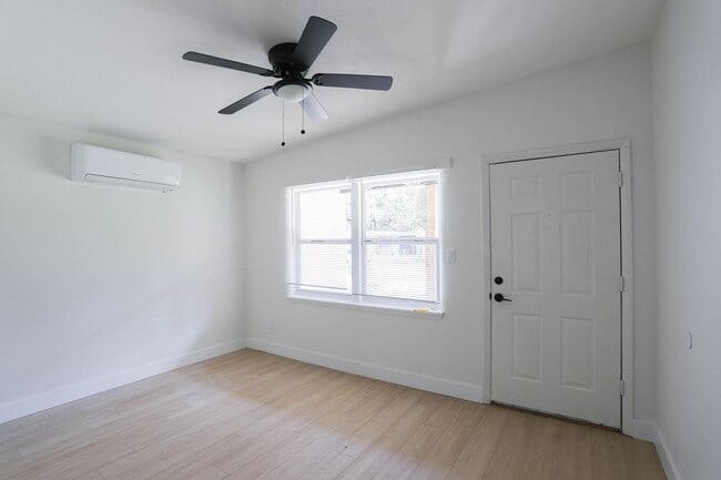 Building Photo - 5642 Birr Ct