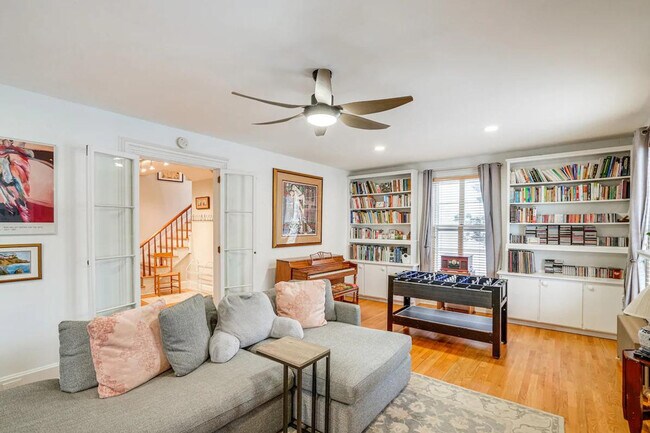 Foto del edificio - 136 Pomeroy Ave