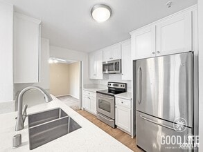 Building Photo - 8889 Caminito Plaza Centro