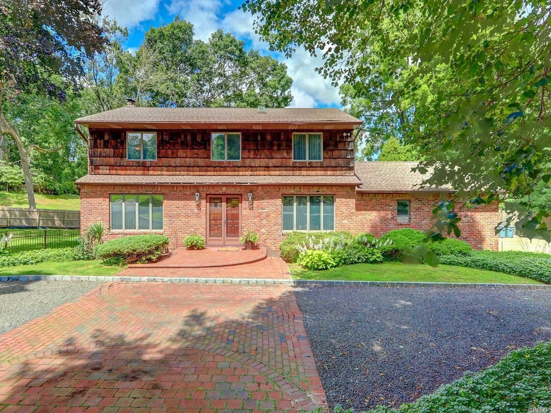 Primary Photo - 25 Broadoak Ln