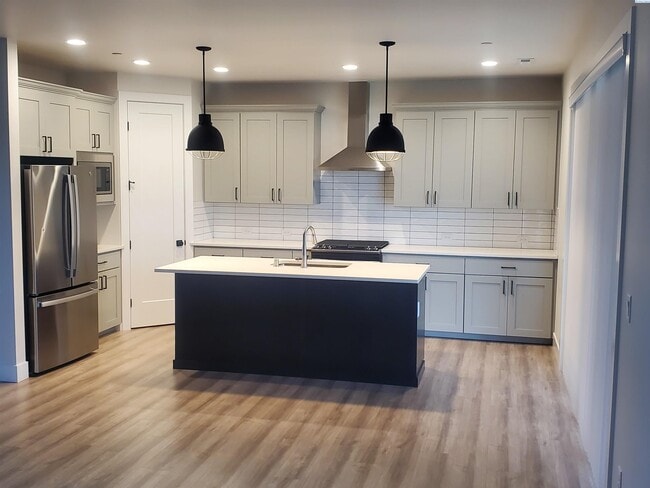 Foto del edificio - West Vinyard Estates 3 br plus den 4 car