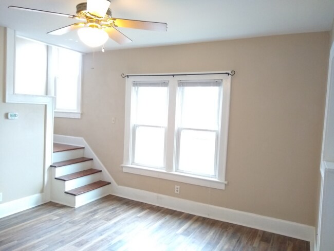 Foto del edificio - 2658 Deming Ave