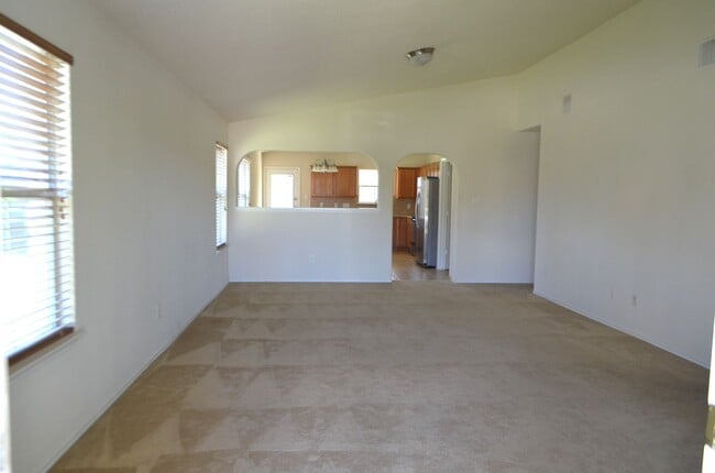 Foto del edificio - 3 bedroom, 2 bath house