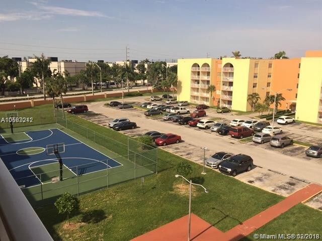 Primary Photo - 6940 NW 186th St