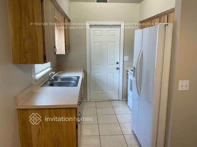 Foto del edificio - 721 Waterbridge Dr