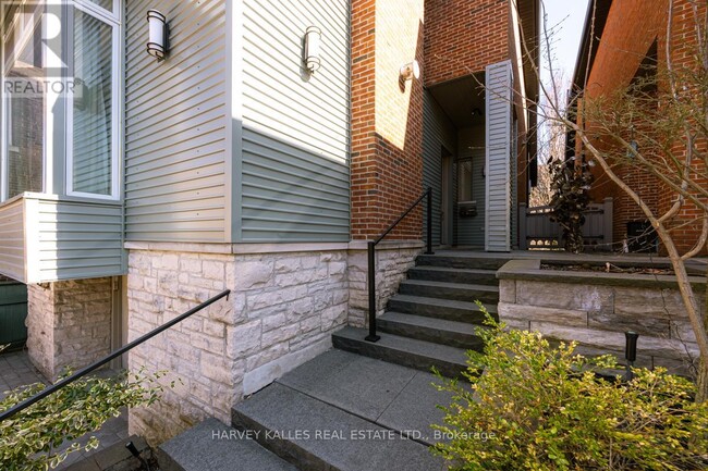 Photo du bâtiment - 171 A Balmoral Ave