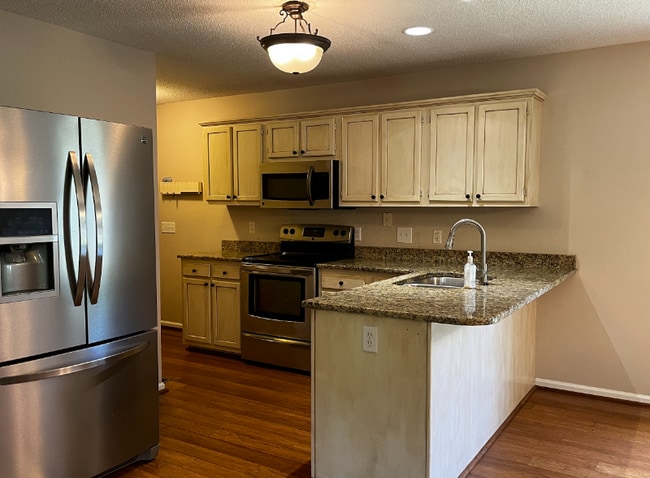 Building Photo - 8509 Deer Path Ct