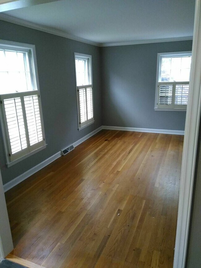 Building Photo - Great Location Home with Plenty of Space!