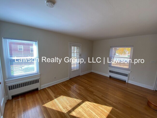Foto del edificio - 2611-2613 Bowman St.