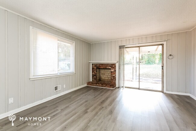 Foto del edificio - 311 E Dorchester Blvd