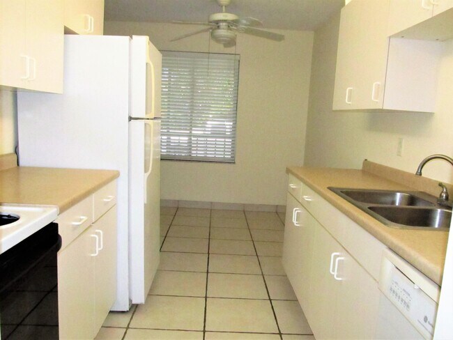Foto del edificio - 150 Pineview Rd