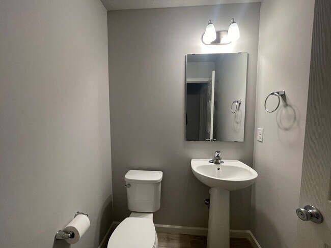 Foto del edificio - Four Bedroom Home in Galesburg