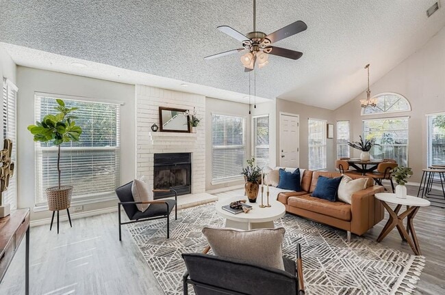 Foto del edificio - 8403 Mt Shasta Cove