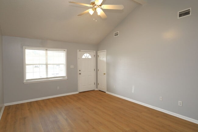 Building Photo - 3100 Tyndall Dr