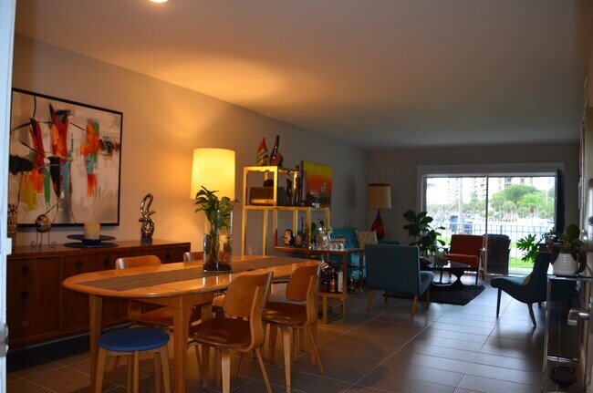 Foto del edificio - 1631 NE 114th St