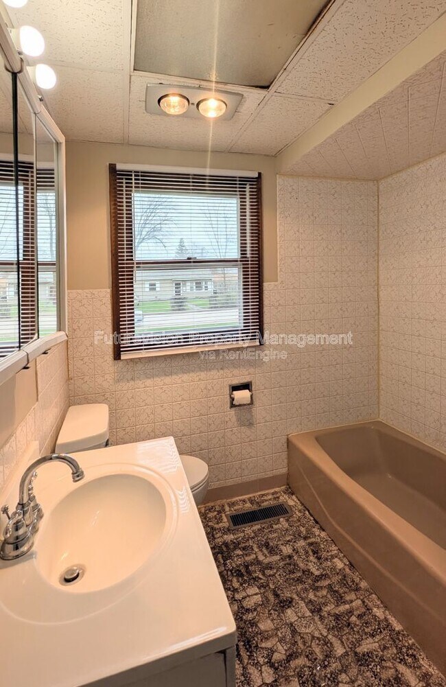 Foto del edificio - 302 St Jude Ave