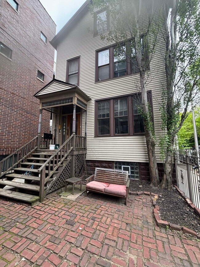 Foto del edificio - 2682 N Orchard St