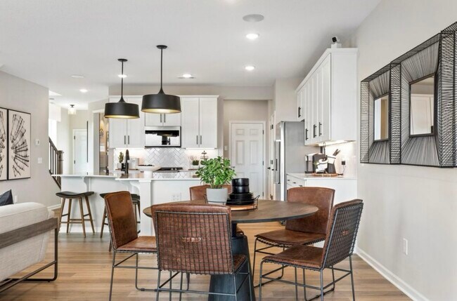 Foto del edificio - 6281 Larkspur Ln