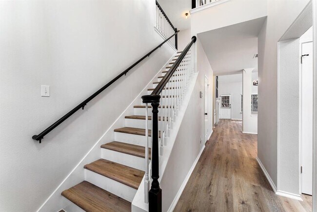 Foto del edificio - 112 Deerhorn Ct