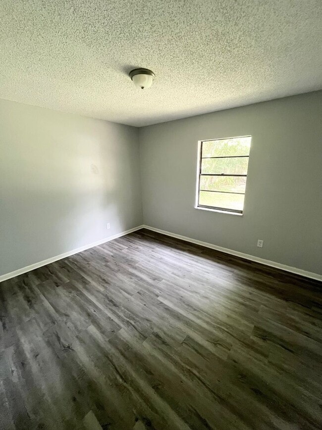 Building Photo - Beautiful 4BR/1.5BA Dade City Home NO APPLICATION FEE!