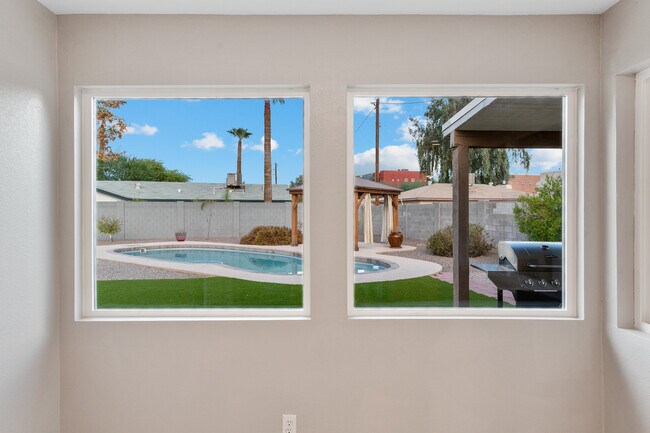 Foto del edificio - 3043 N 34th St
