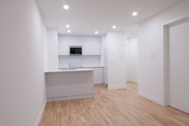 Photo du bâtiment - 760 Av. Galt