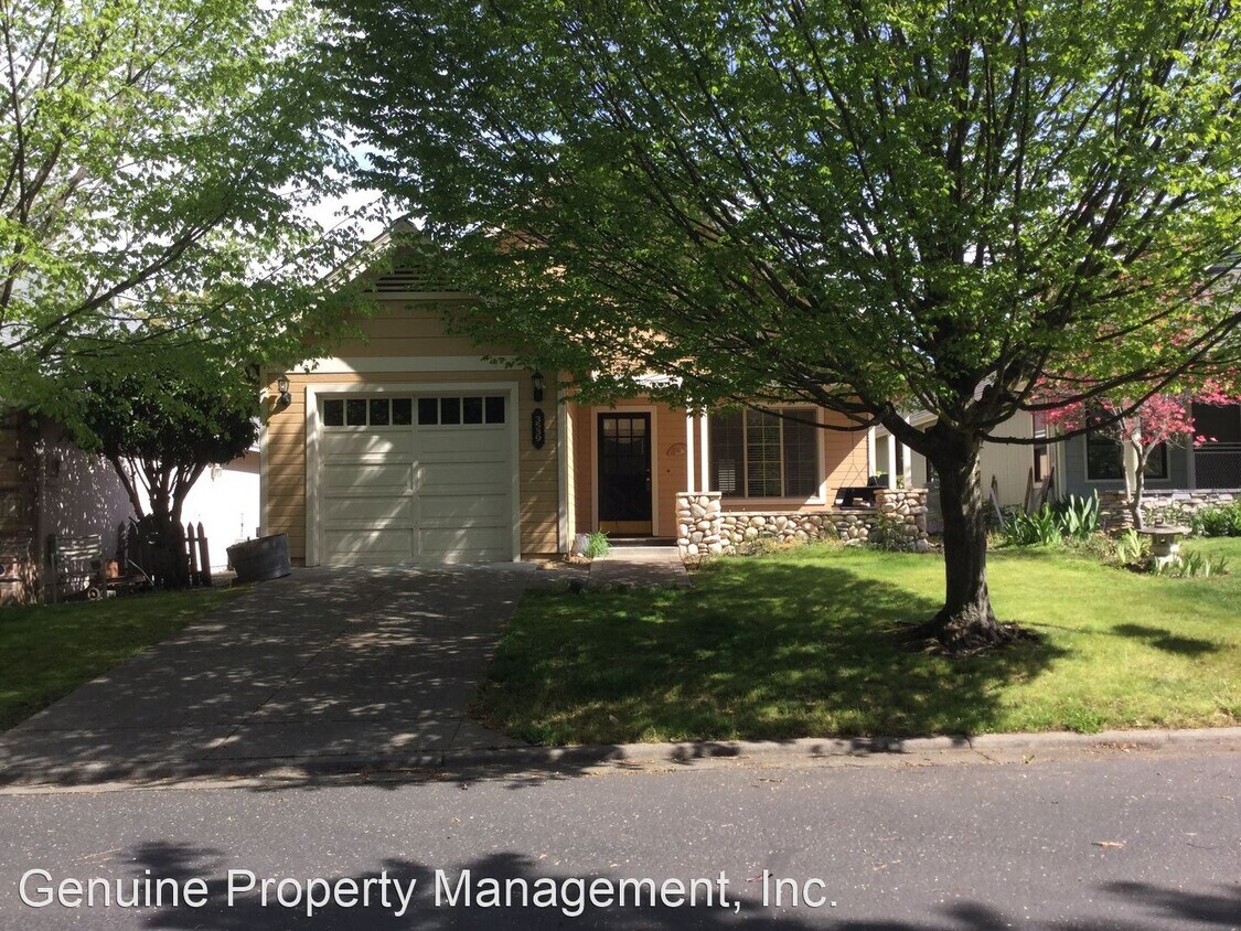 2 br, 1 bath House 3539 Southvillage Drive House Rental in Medford