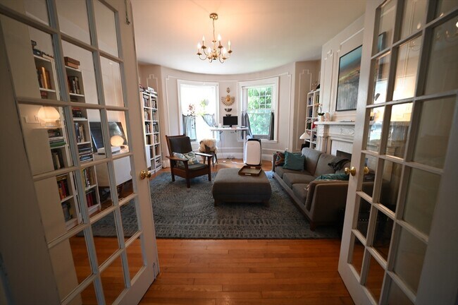 Foto del edificio - 1722 Beacon St