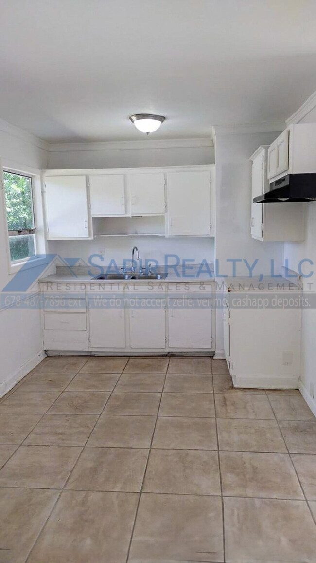 Foto del edificio - 2419 Adger Rd