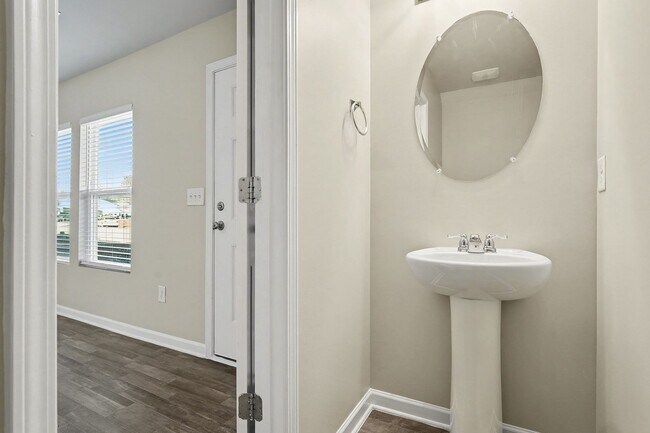 Foto del edificio - Beautiful 3-bedroom, 2.5-bath home in Greensboro