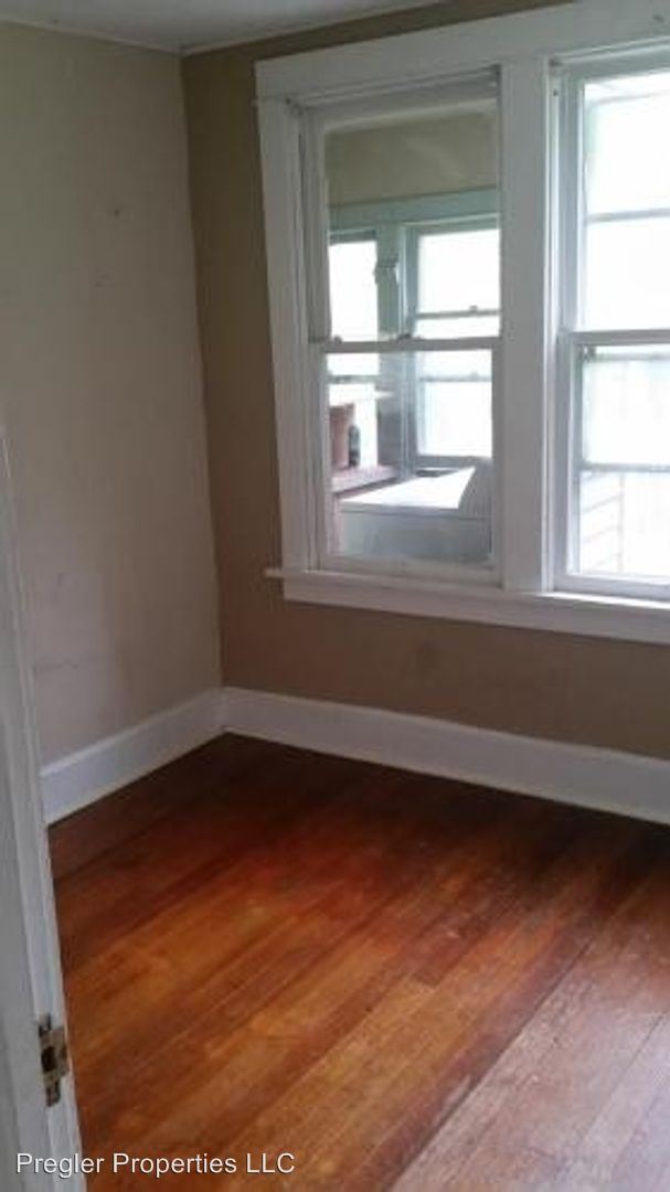 Building Photo - 3 br, 1 bath Apartment - 394 1/2 Nevada St