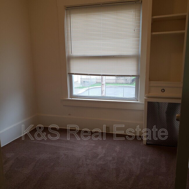 305 Marguerite Ave, Wilmerding, PA 15148 Condo for Rent in Wilmerding, PA