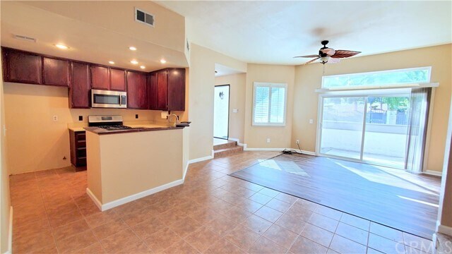 Foto del edificio - 20 Willowcrest Ln