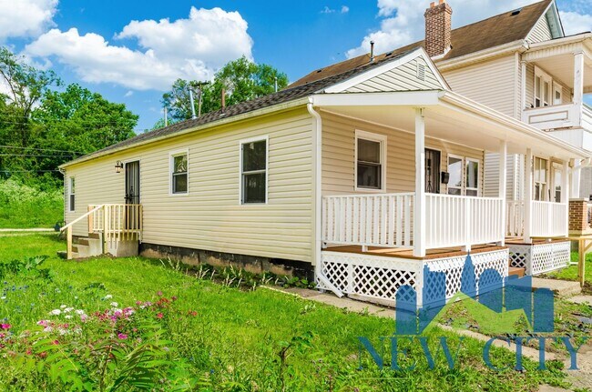 Foto del edificio - WAIVED $100 ADMIN FEE CALL TODAY!  Newly U...