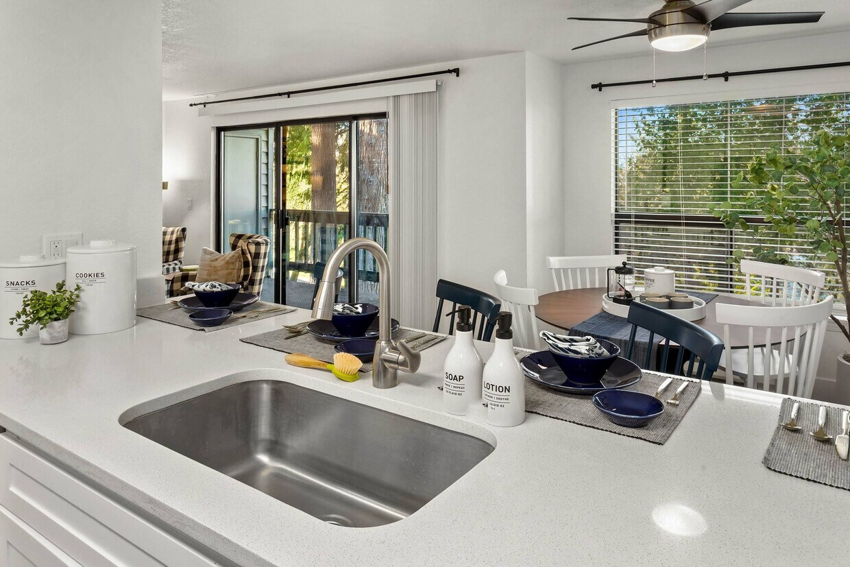 The Dock at Surprise Lake 28002826 Queens Way Milton, WA