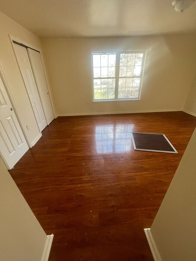 Building Photo - 410 S 16th St