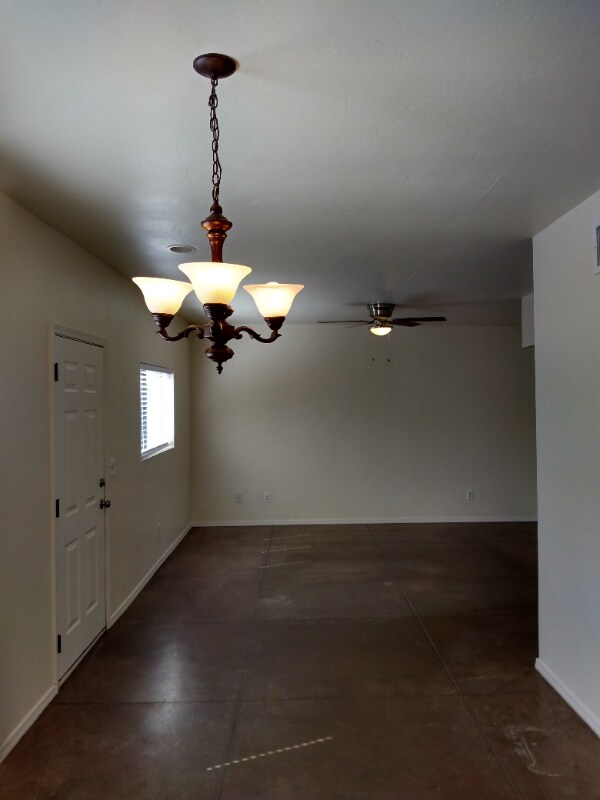Primary Photo - 3867 N Tyndall Ave