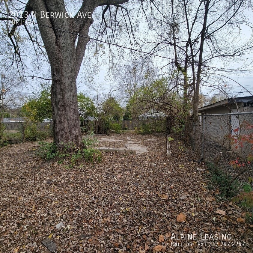 Building Photo - Westside 3 Bedroom