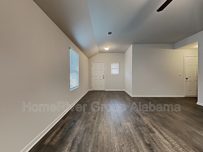 Building Photo - 12392 Waterbury Dr